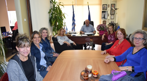 Συνάντηση του Δημάρχου Δήμου Ρήγα Φεραίου  Δημήτρη Νασίκα με το νέο Διοικητικό Συμβούλιο του Συλλόγου Γυναικών «Υπέρεια Κρήνη»