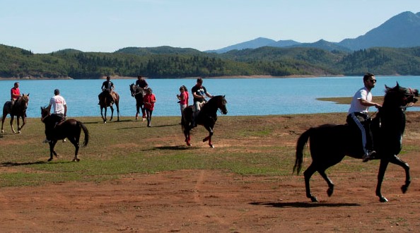 Δραστηριότητα άθλησης και αναψυχής με άλογα στην Κάρλα